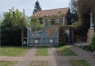 Aparcament cotxe a Somió