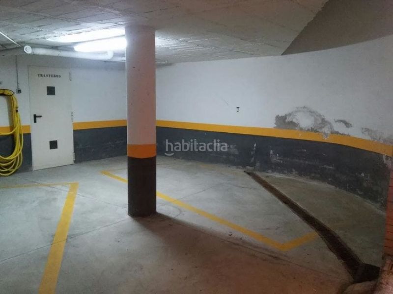 Foto a9ad9460-31a7-45eb-b885-fc5f14627853. Aparcament cotxe a El Espinar Pueblo Espinar (El)
