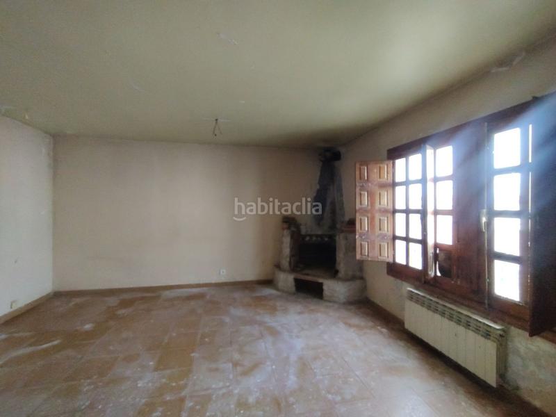 Foto 3ca7d6ba-e137-4d7e-b378-380abd627c83. Casa adossada a Mucientes