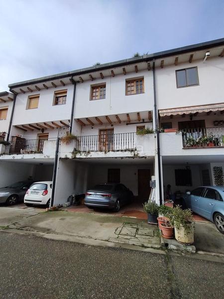 Foto b7675d4d-d4d6-4e85-9b51-d123684e0ac7. Maison jumelée dans Mucientes