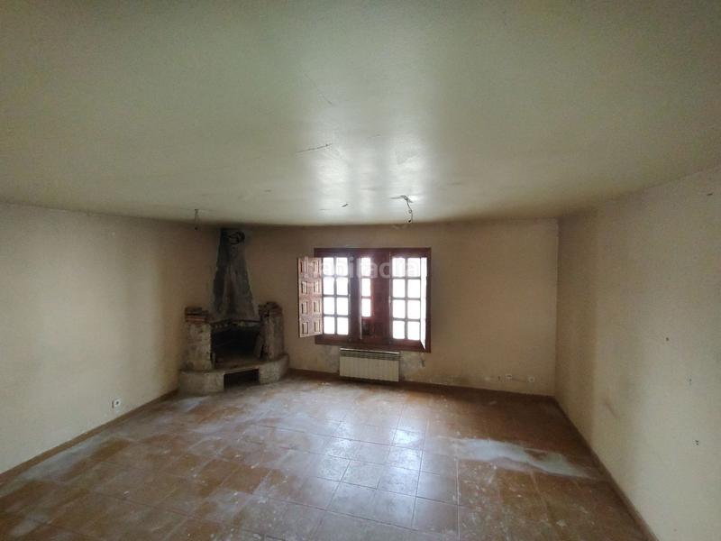 Foto c83882c0-c0f4-4525-a79b-85e12db8efd8. Maison jumelée dans Mucientes