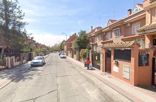 Casa adossada  Torrente. Inmueble alquilado  sin acceso al interior