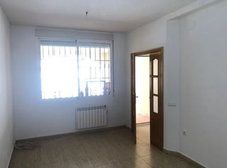 Haus  Jucar. Inmueble okupado  sin acceso al interior