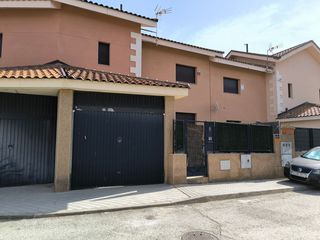 Reihenhaus in Miraflores de la Sierra
