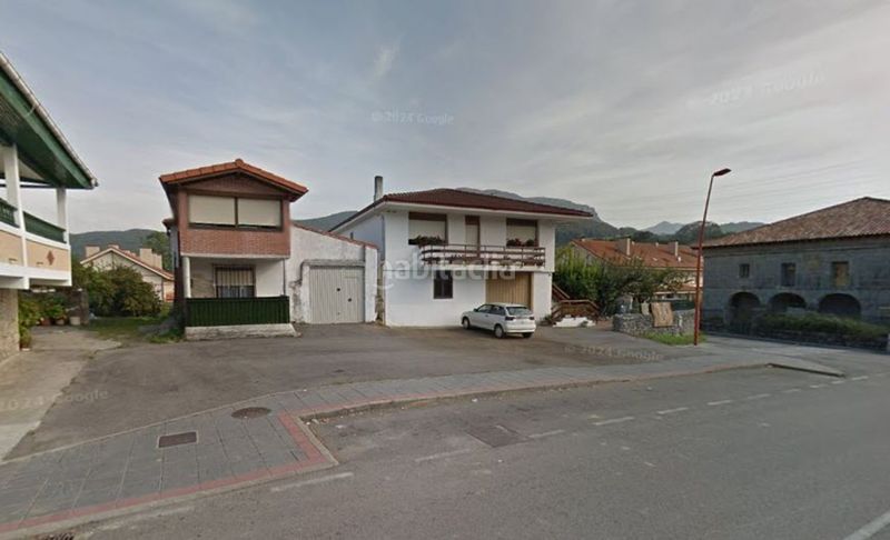 Foto a7fd0a6f-0274-47c2-9c1c-ae042839dc22. Casa adossada a Rasines