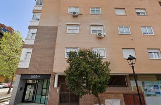 Local Comercial  Isla del aire. Inmueble alquilado  sin acceso al interior
