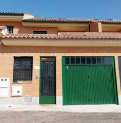 Casa a schiera  Liberio gonzalez. Inmueble okupado  sin acceso al interior