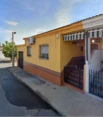 Haus  Carretera valverde. Inmueble alquilado  sin acceso al interior