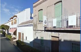 Casa  C ancha. Inmueble alquilado  sin acceso al interior