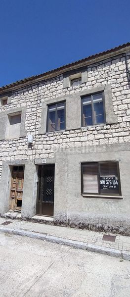 Foto 549ef1ea-bf08-4922-9d49-eefde9eb83b5. Casa adossada amb calefacció a Campaspero