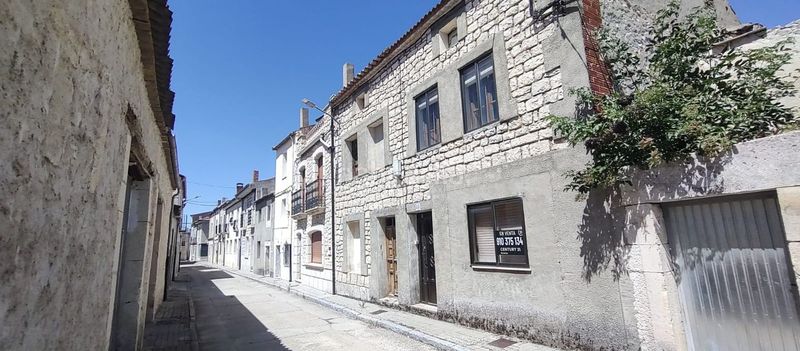 Foto c26c6667-2989-427b-8e73-e6ebcdafdca9. Casa adossada amb calefacció a Campaspero