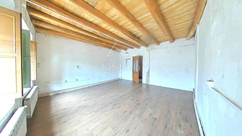 Foto d3f23115-40ce-424d-9f23-aed11a1d2329. Casa adossada amb calefacció a Campaspero