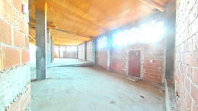 Foto 9848f2d4-17fe-4fbe-90f7-3bf6700c10ae. Local commercial dans Cistérniga