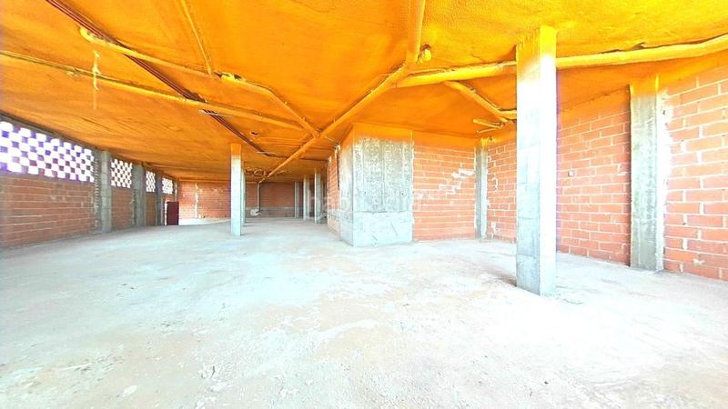 Foto ee1ac5ca-0436-408f-85af-740eae99e6ec. Local commercial dans Cistérniga