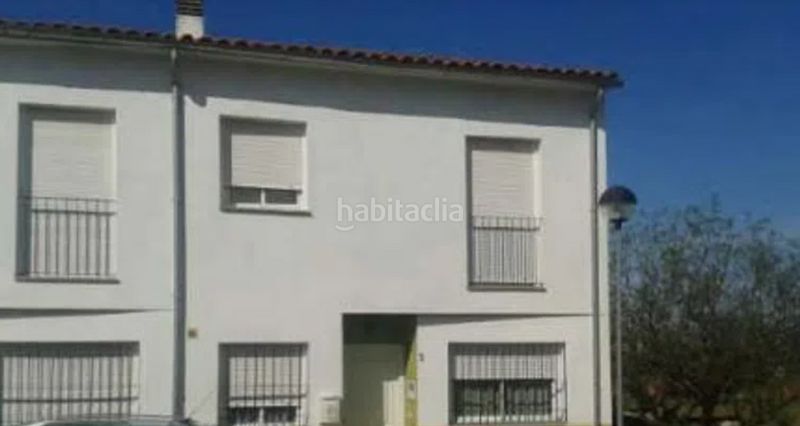 Foto b7af5686-6565-495f-885c-616cb2c16bbb. Pis a Montánchez
