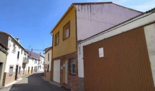 Maison  Nueva. Inmueble alquilado  sin acceso al interior