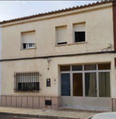 Semi detached house  Leon xiii. Inmueble alquilado  sin acceso al interior