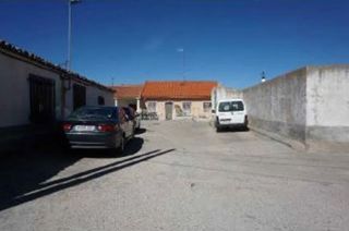 Maison  Jose fuentes. Inmueble alquilado  sin acceso al interior