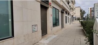 Local Comercial  Cardenal ilundain. Inmueble alquilado  sin acceso al interior