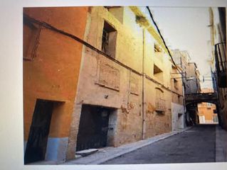 Casa adossada  Carmen. Inmueble alquilado  sin acceso al interior