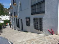 Geschäftsraum in Centro. Inmueble alquilado  sin acceso al interior, venta en rentabilida