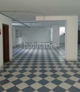 Foto e77d8384-e2ea-43e2-aa31-2c95f8361332. Local comercial a Centro Ubrique