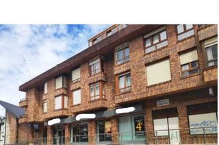 Local Comercial  Peñas blancas. Inmueble okupado  sin acceso al interior
