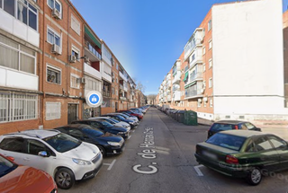Appartement à Reyes Católicos. Inmueble en cesion de remate  sin posesion y sin acceso al inter