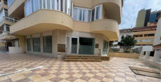 Local Comercial  Ramon y cajal. Inmueble okupado  sin acceso al interior