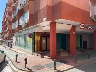 Local Comercial  Pedro jover. Inmueble alquilado  sin acceso al interior