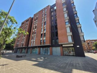 Local Comercial  Güell. Inmueble alquilado  sin acceso al interior
