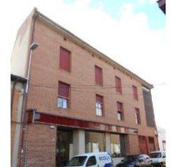 Business premise  Del campo escolar. Inmueble alquilado  sin acceso al interior
