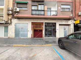 Local Comercial  Calle gaspar aguilar. Inmueble alquilado  sin acceso al interior