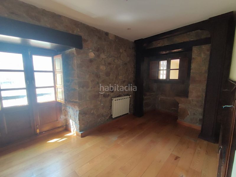 Foto 0148a501-5f93-4327-b58f-31b25e644479. Edificio in Tineo