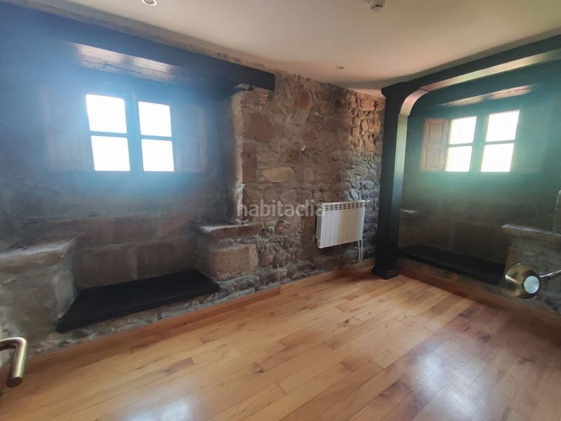Foto 1e3ea1bc-2732-4d28-a388-52a0950157aa. Edificio in Tineo