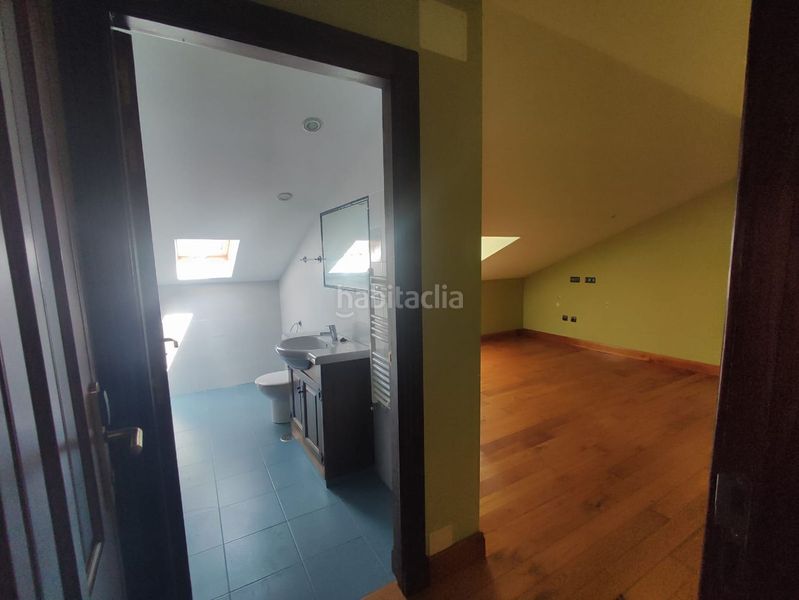 Foto 445d0533-25ad-4ba7-a554-ff99286e2b8c. Edificio in Tineo