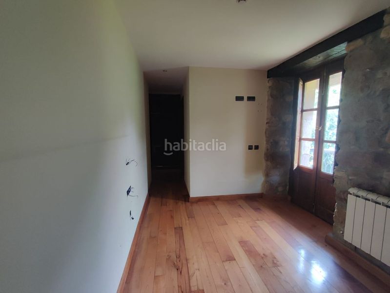 Foto 49f34ad9-9d84-485d-a2aa-9d3e1d87b013. Edificio in Tineo
