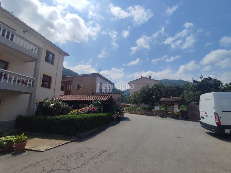 Foto 4cd4642c-3689-4c60-a3dc-ae477b9d59bf. Edificio in Tineo