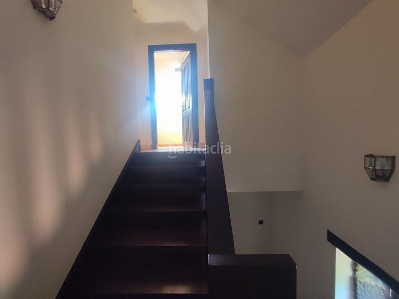 Foto 617fc678-eeb1-481c-a818-6613264acda8. Edificio in Tineo