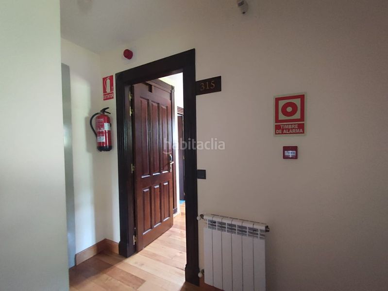 Foto 8f3a8749-1942-40ce-8ea9-1f7a3cdf51e5. Edificio in Tineo