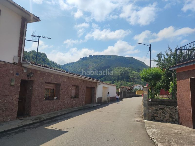 Foto dd3977da-de0f-48a9-a1ce-00ebe39648f9. Edificio in Tineo