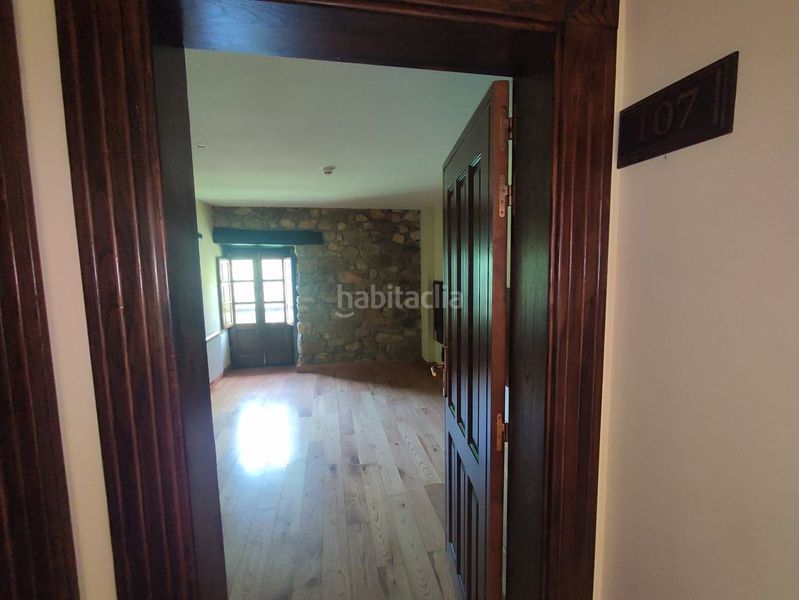 Foto e09a0cc4-82fb-416e-a4c3-32b6b0a33081. Edificio in Tineo