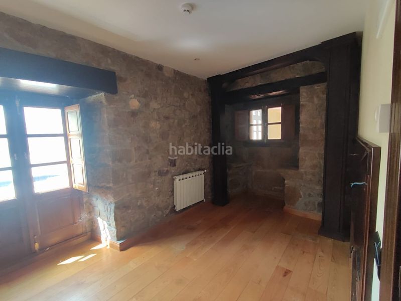 Foto e38856d6-8034-43b2-99ba-635cccf52221. Edificio in Tineo