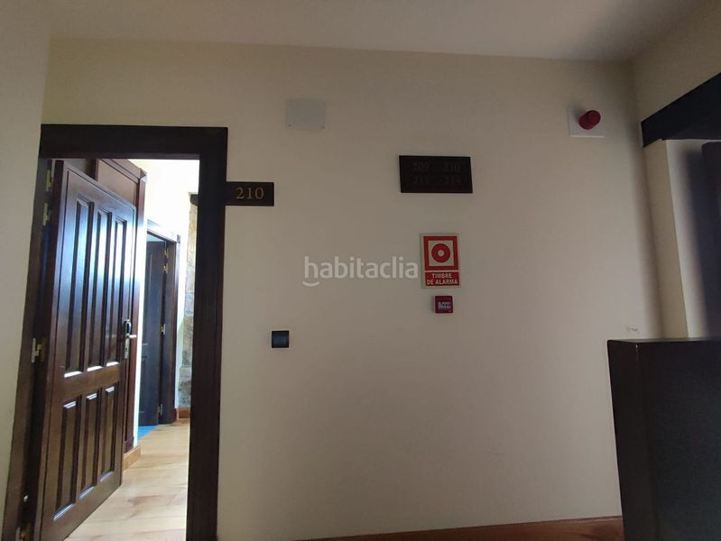 Foto e4a60499-f746-4c0b-86ef-136e9bfb20d0. Edificio in Tineo