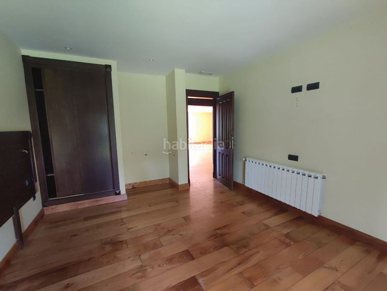 Foto e60ba1a5-ac75-4db3-8c97-1979ee85d461. Edificio in Tineo