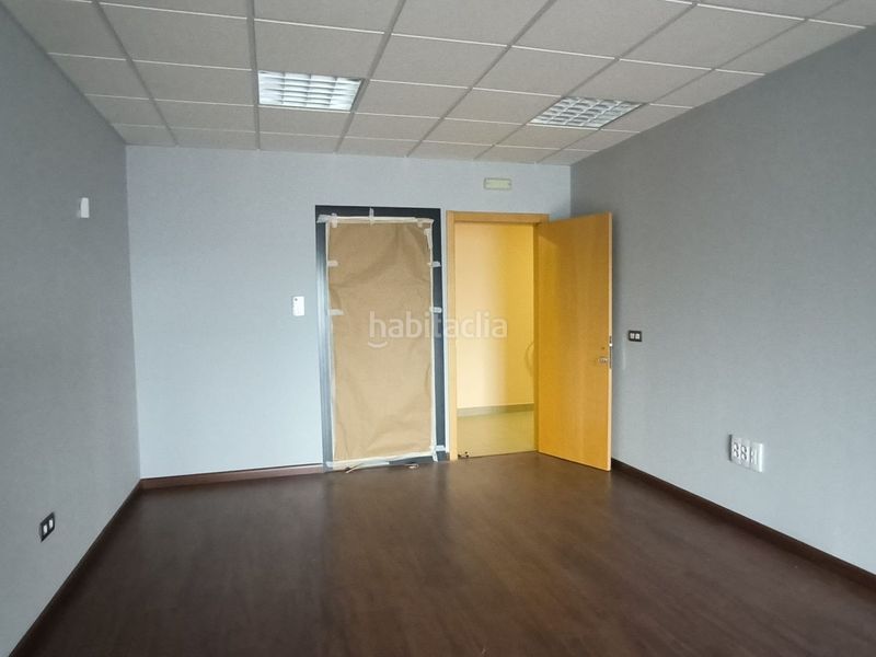 Foto 3615c8e4-381e-4754-8726-40c8fd878fd6. Local comercial a Salteras