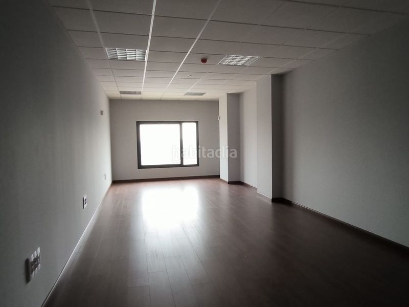 Foto 8bf13bc8-2854-4694-8d11-e60f22174fad. Local comercial a Salteras