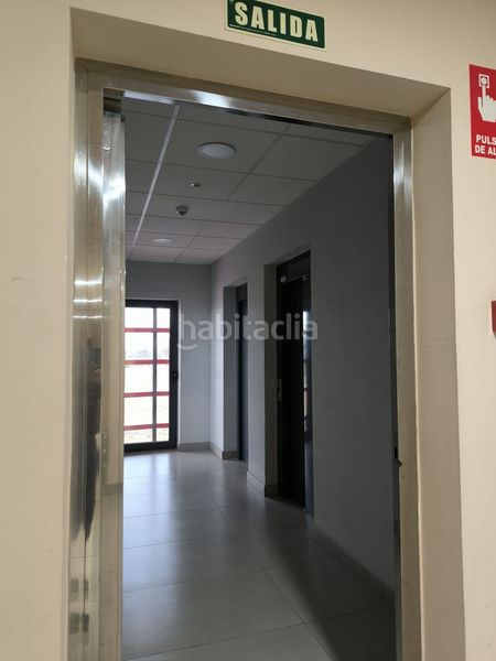 Foto bd9304d3-0fb0-4bf0-a648-7cb7ba175f3d. Local comercial a Salteras