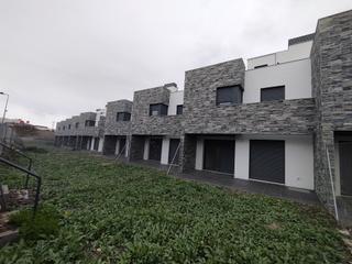 Casa en Lago de sanabria 38. En venta chalet ideal para invertir o para vivir.