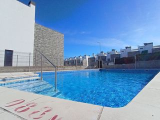 Casa en Lago de sanabria 30. En venta chalet ideal para invertir o para vivir.